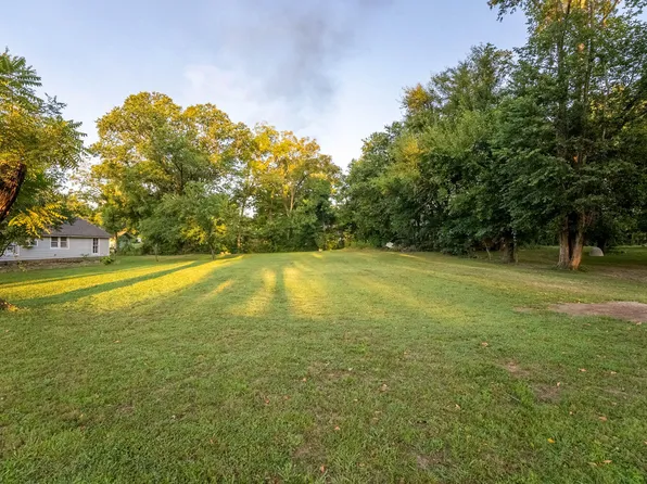 8819 State Route 99, Birch Tree, MO 65438