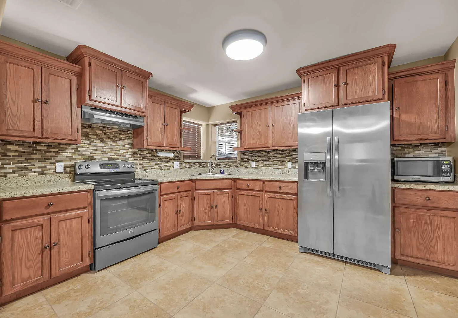 4 bed, 2.0 bath, 1438 sqft, $1,450 — Photo 4