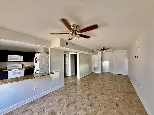 Building Photo - 7616 W Judge Perez Dr #A