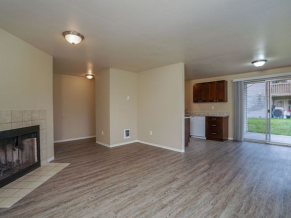 4th image of 504 4th Ave SE #A