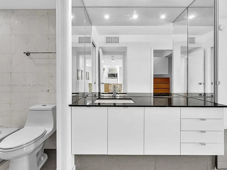 100 Bayview Dr #223 — Photo 31