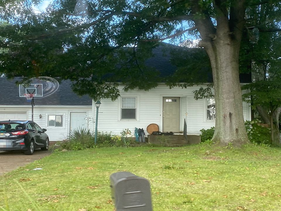 1st image of 4685 Broadway Ave