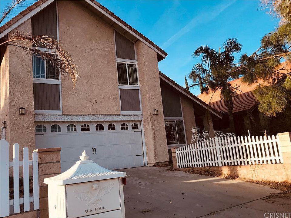 1st image of 15327 El Casco St