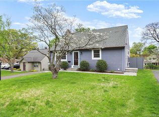 142 Houston Ter, Stamford, CT 06902