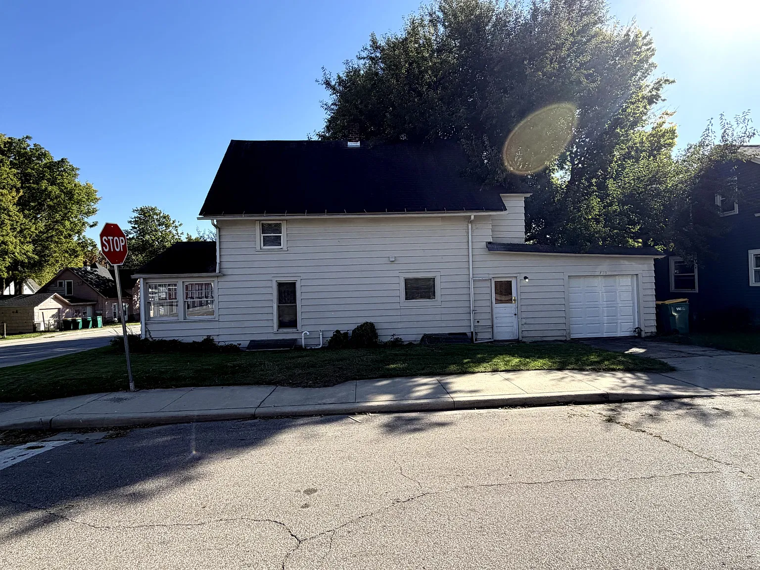3 bed, 1.5 bath, 1120 sqft, $1,350 — Photo 2