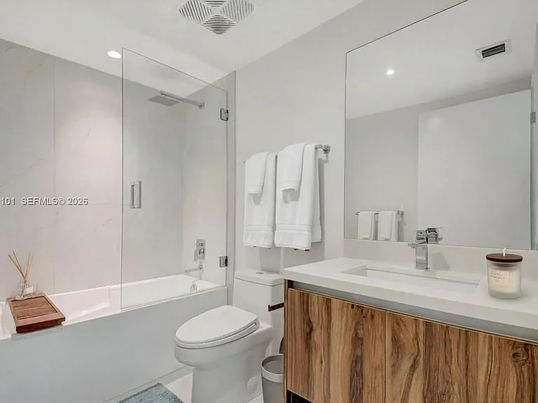 9901 W Bay Harbor Dr #401 — Photo 14