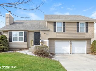 324 SE Bent Tree Dr, Blue Springs, MO 64014