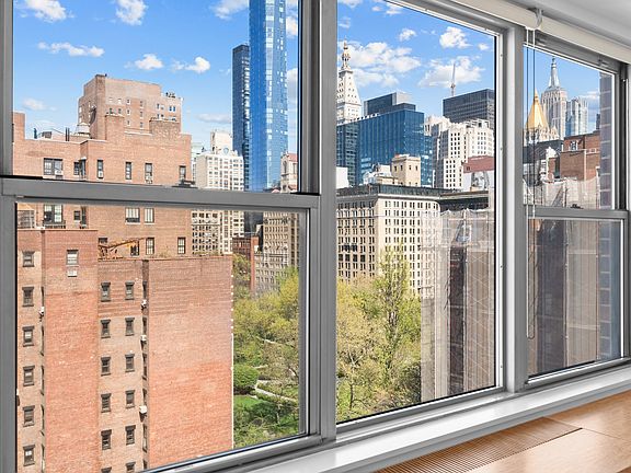 3rd image of 32 Gramercy Park S APT 13E