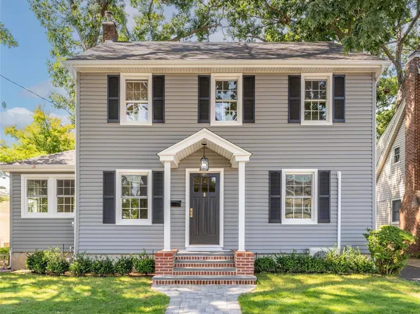 105 Vincent Avenue, Lynbrook, NY 11563