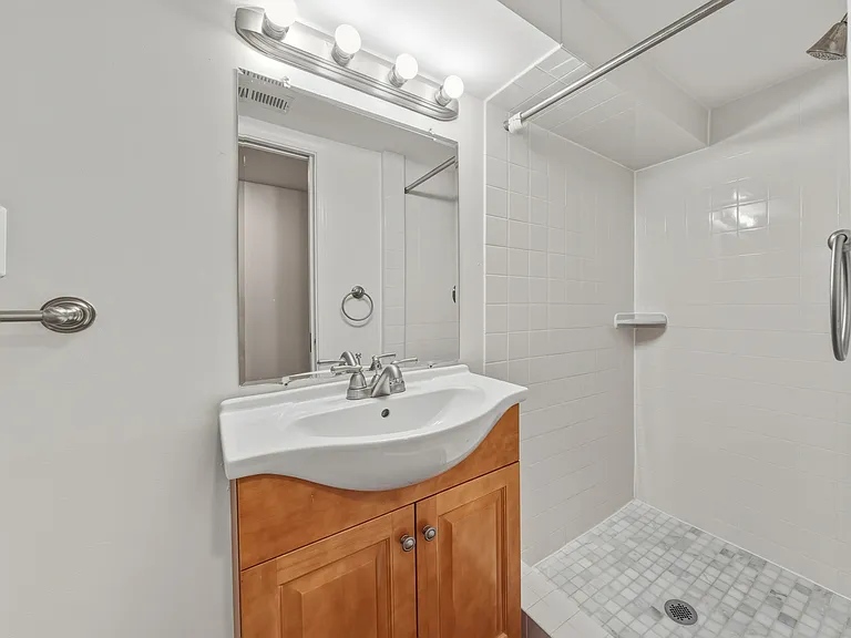 51 Girard St NE — Photo 30