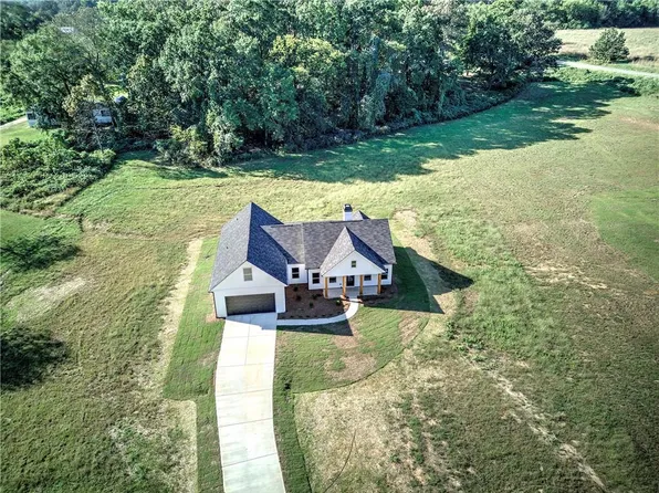 38 Hawkins Rd, Taylorsville, GA 30178
