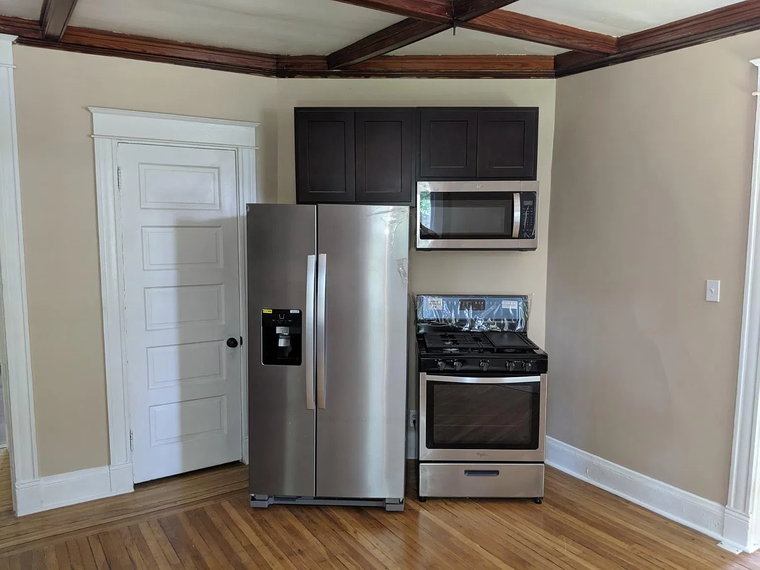 6 bed, 2644 sqft, $3,700 — Photo 4