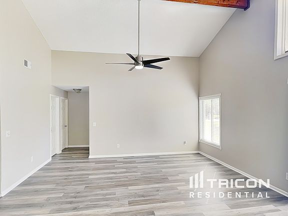 3rd image of 20836 Melville St