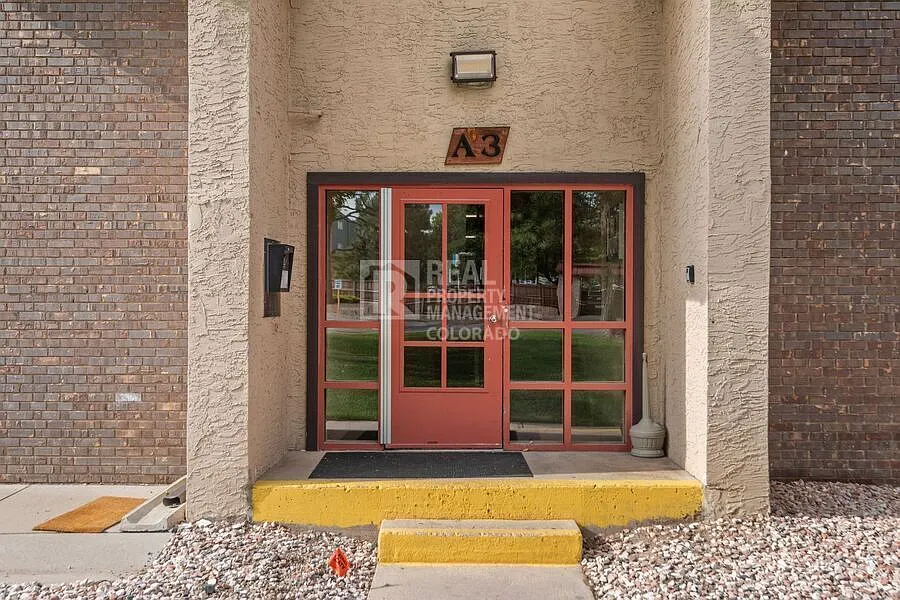 Comfortable Southeast Denver Condo with Private Balcony & Community Amenities — Photo 4