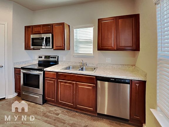 4th image of 7427 Twin Pine Ct