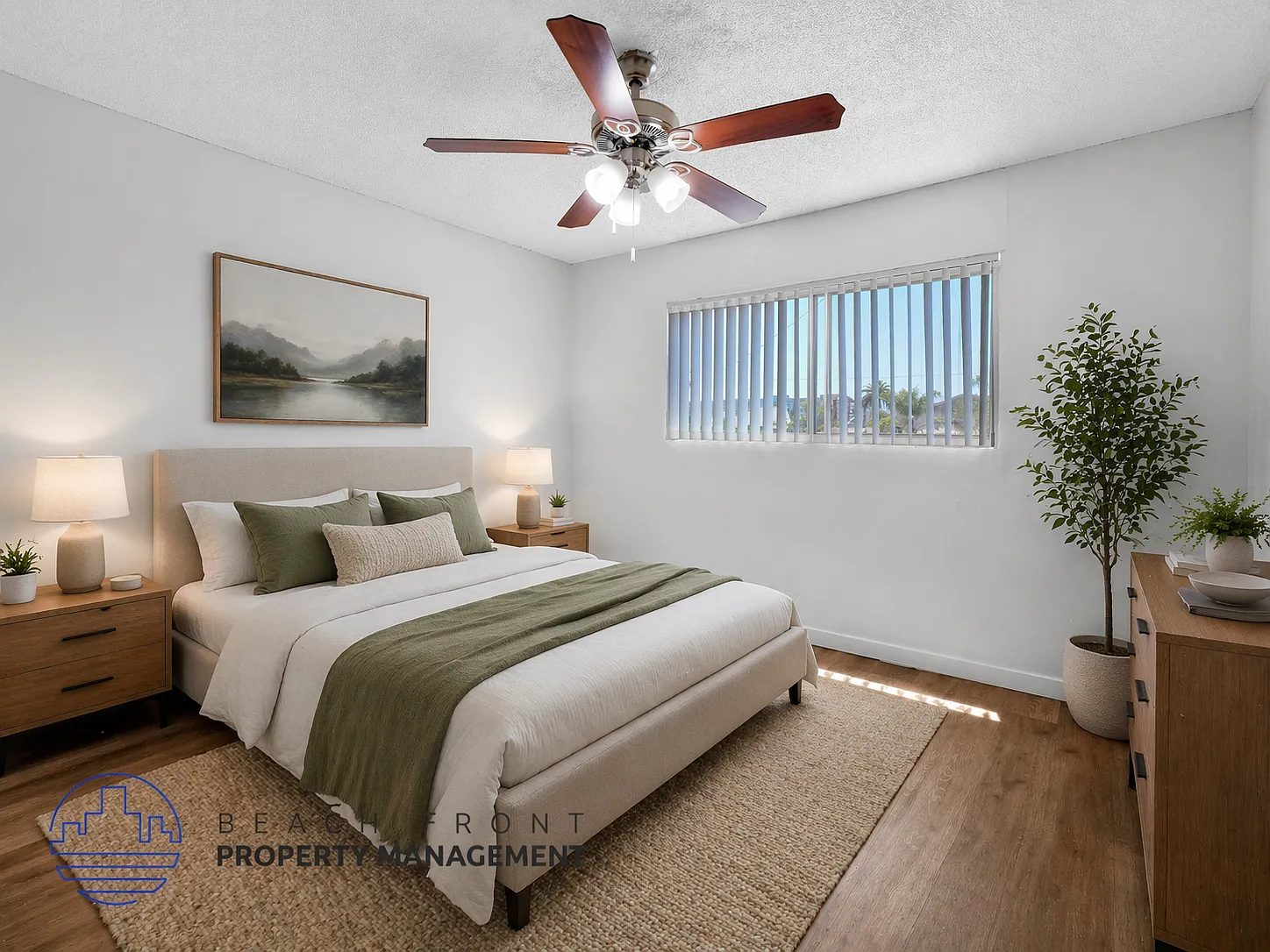 1525 Pine Ave. — Photo 2