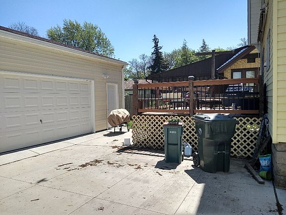 3rd image of 389 Spruce St
