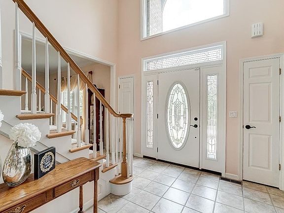 4th image of 7098 Vailsgate Ct