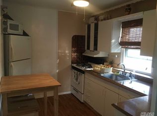 7960 263rd St, Glen Oaks, NY 11004