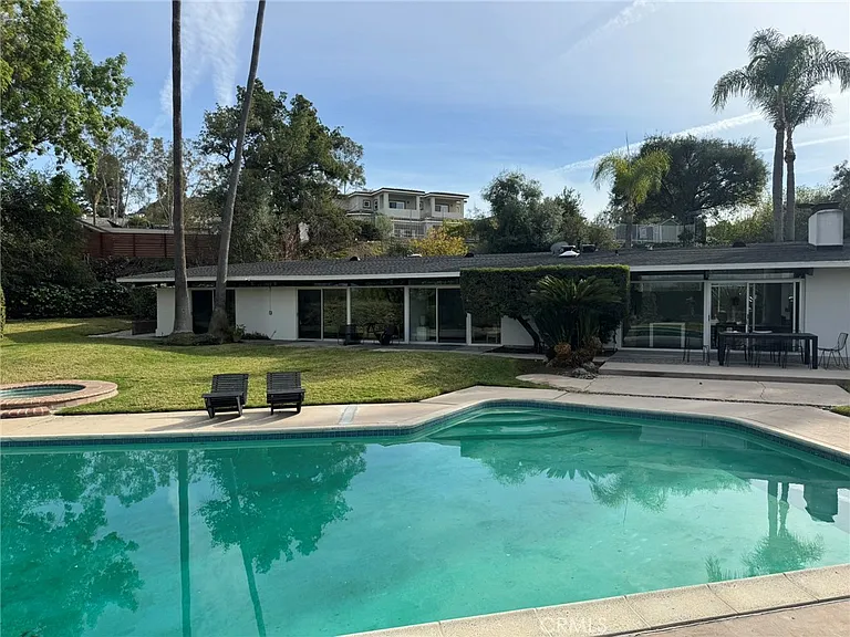 1140 S Serena Dr — Photo 37