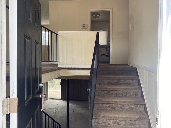 3rd image of 4404 Cedar Ridge Trl