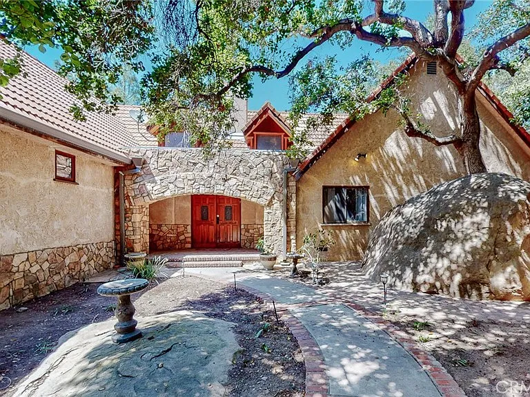 1248 Rocky Rd — Photo 2