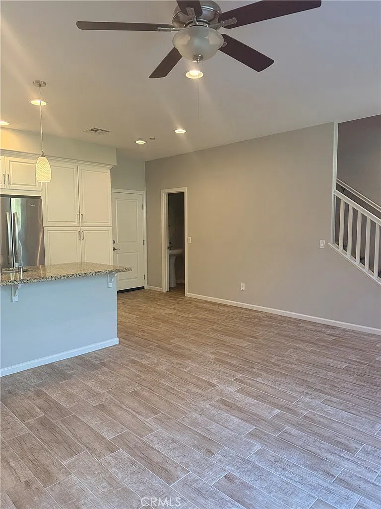 3 bed, 2.5 bath, 1319 sqft, $2,995 — Photo 3