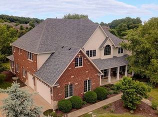 836 Black Walnut Dr, Sugar Grove, IL 60554