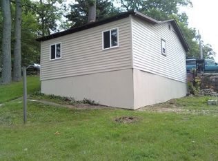 9320 E Promontory Point Dr, Syracuse, IN 46567