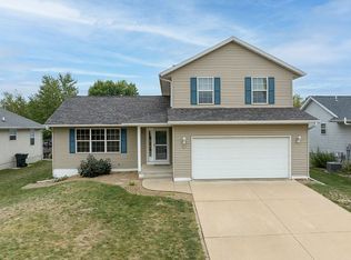 527 Sheffield Dr NE, Cedar Rapids, IA 52402