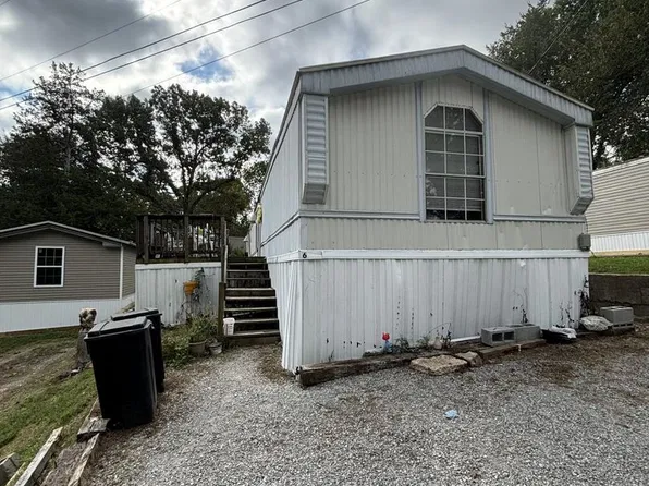 Hilltop Mobile Home Park, 1040 Harding Blvd #6, Cotter, AR 72626