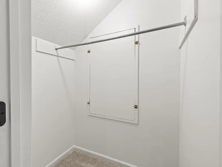 390 Steele Wood Dr — Photo 37