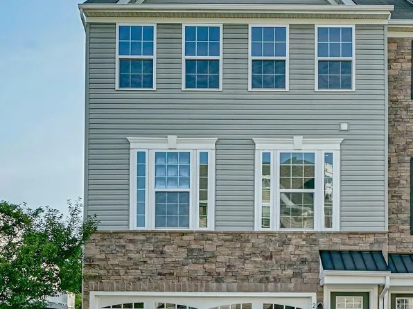 2 Cardinal Ct, Sewell, NJ 08080