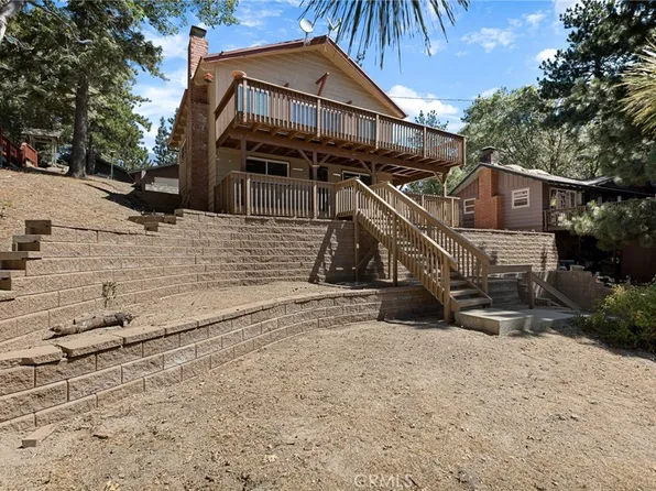 30730 Knoll View Dr, Running Springs, CA 92382