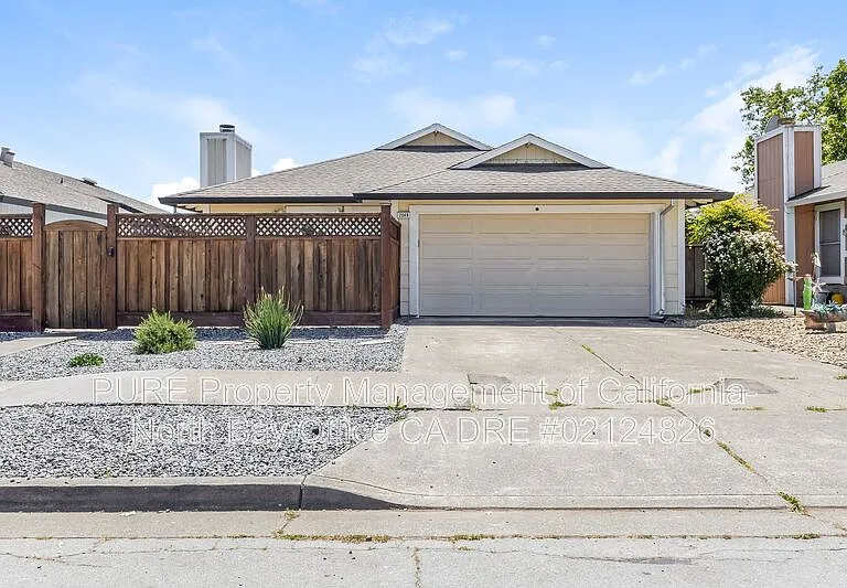 2048 Pinercrest Dr — Photo 1