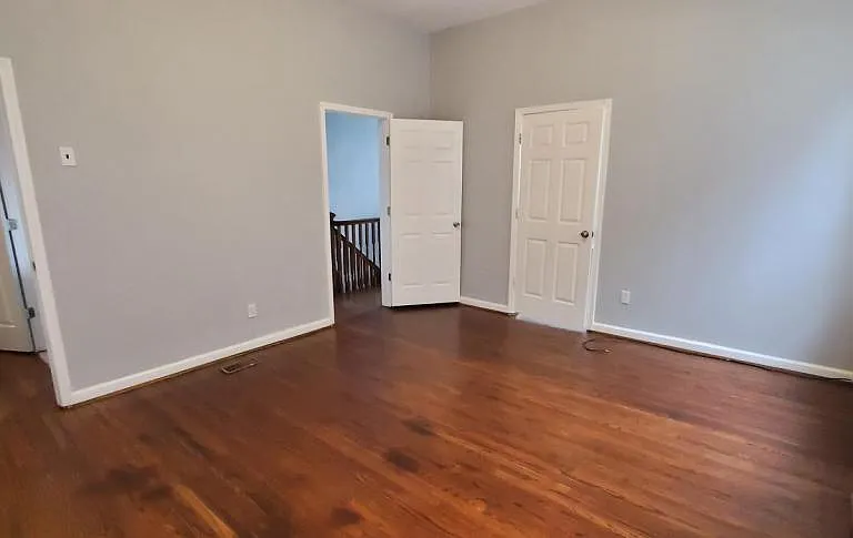 4135 S Compton Ave — Photo 10