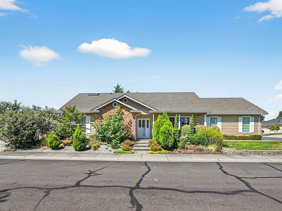 1st image of 2918 Brookdale Dr