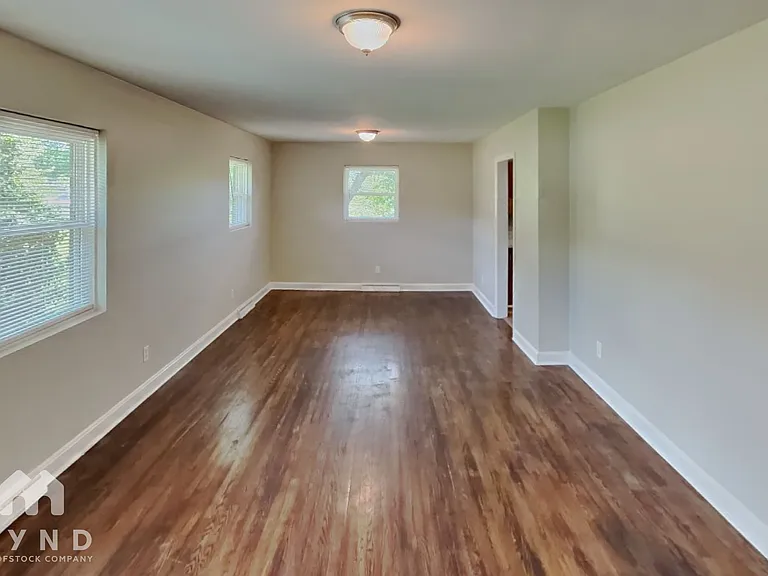 5201 Pinebrook Dr — Photo 6