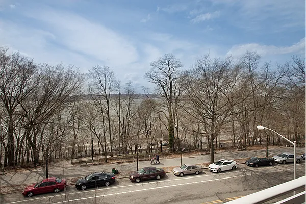 Sold by Stribling | media 18