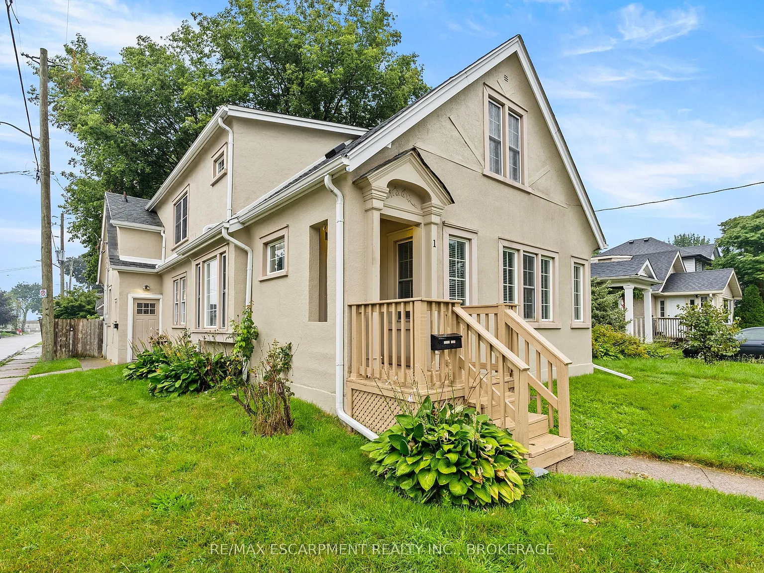 4 bed, $2,200 — Photo 2
