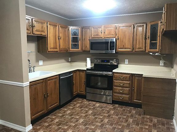 3rd image of 19 McMinn Cir
