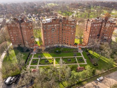 5049 Wornall Rd APT 5CS, Kansas City, MO, 64112