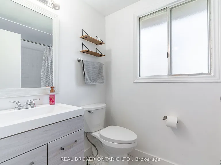 232 Cedarwoods Cres — Photo 20