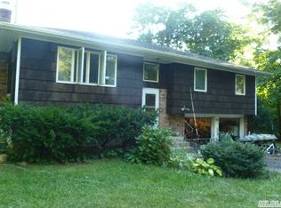 6 Maple St, Sound Beach, NY 11789