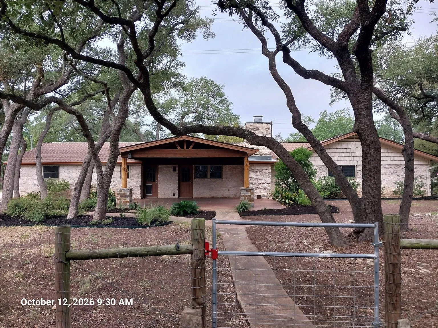 3 bed, 2.5 bath, 2096 sqft, $2,400 — Photo 4
