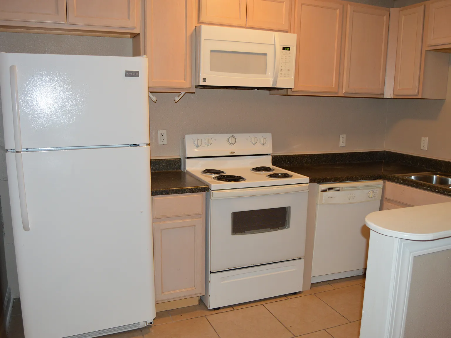 1 bed, 595 sqft, $1,000 — Photo 3