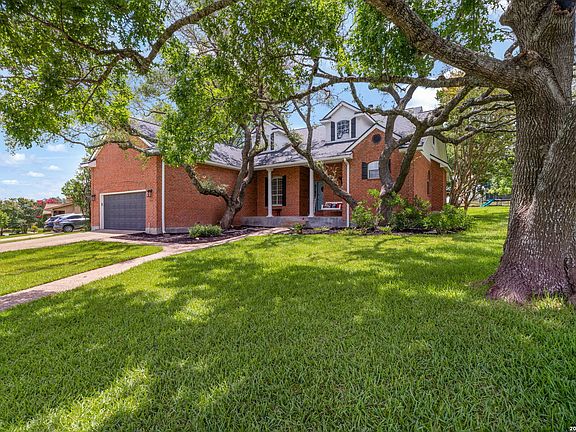 2nd image of 29607 FAIRWAY BLUFF DR
