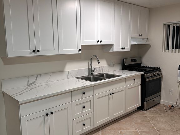 2nd image of 970 W 13th Ave #7