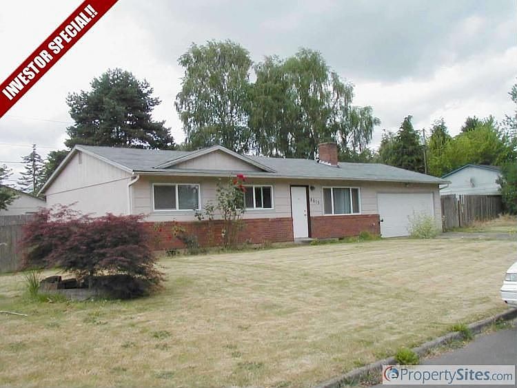 1st image of 8615 NE 62nd St