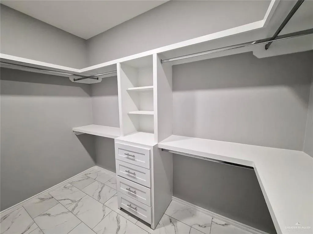 3 bed, 2.0 bath, 1000 sqft, $1,450 — Photo 4